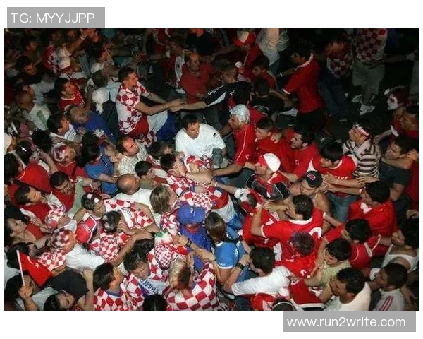 英国三大足球流氓球星的传奇与影响力揭秘